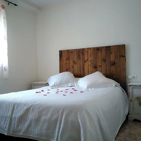Adosado, Cerca De En Zona De Montana Y Playa Fluvial Holiday home
