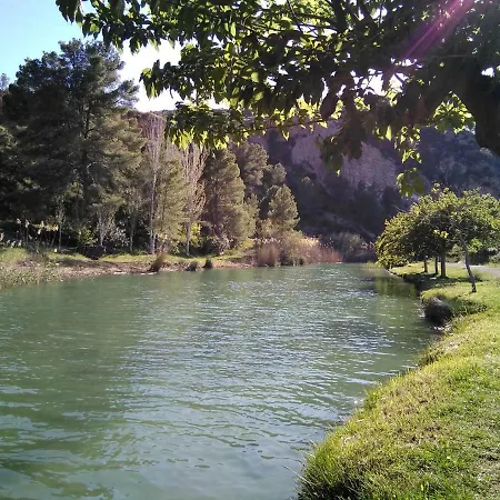 Adosado, Cerca De En Zona De Montana Y Playa Fluvial